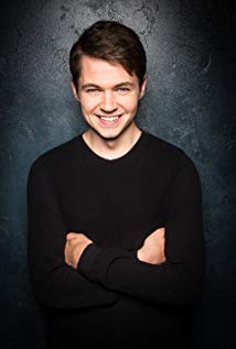 How tall is Damian McGinty?